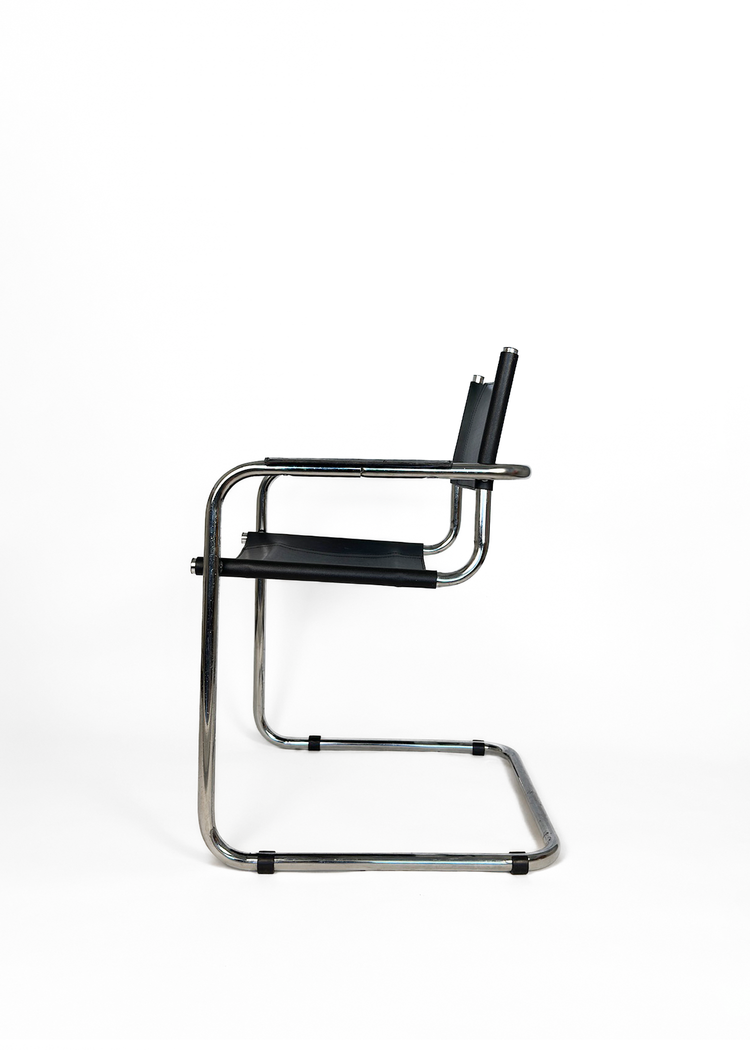 Mart Stam Cantilever Armchair S34 – In Corso