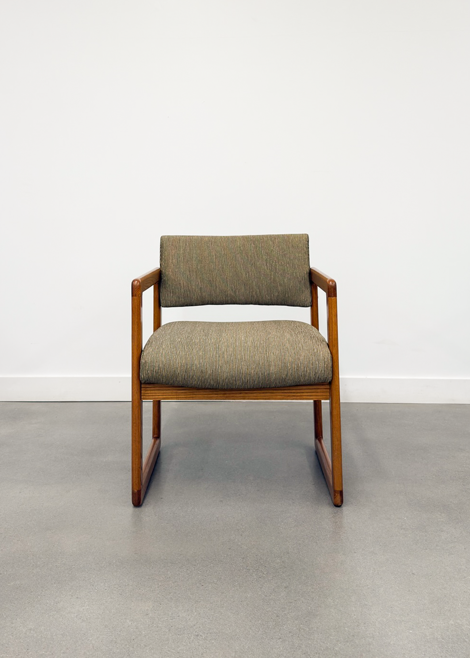 (4) Vintage Oak Dining Chairs