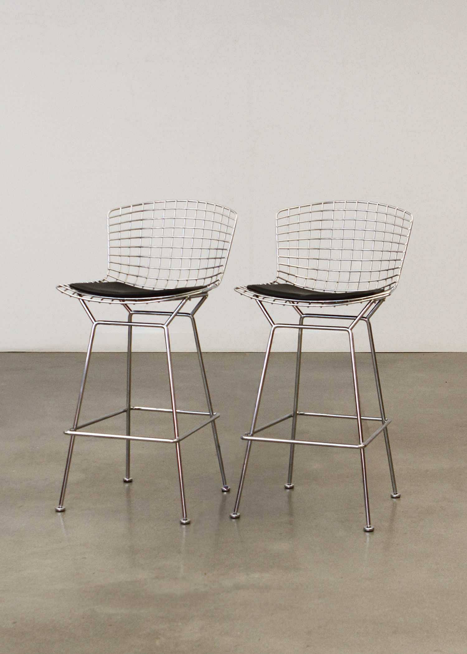 (2) Bertoia Stool, Bar Height