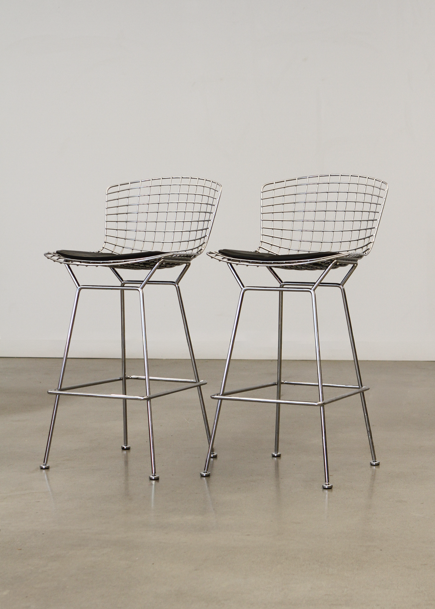 (2) Bertoia Stool, Bar Height
