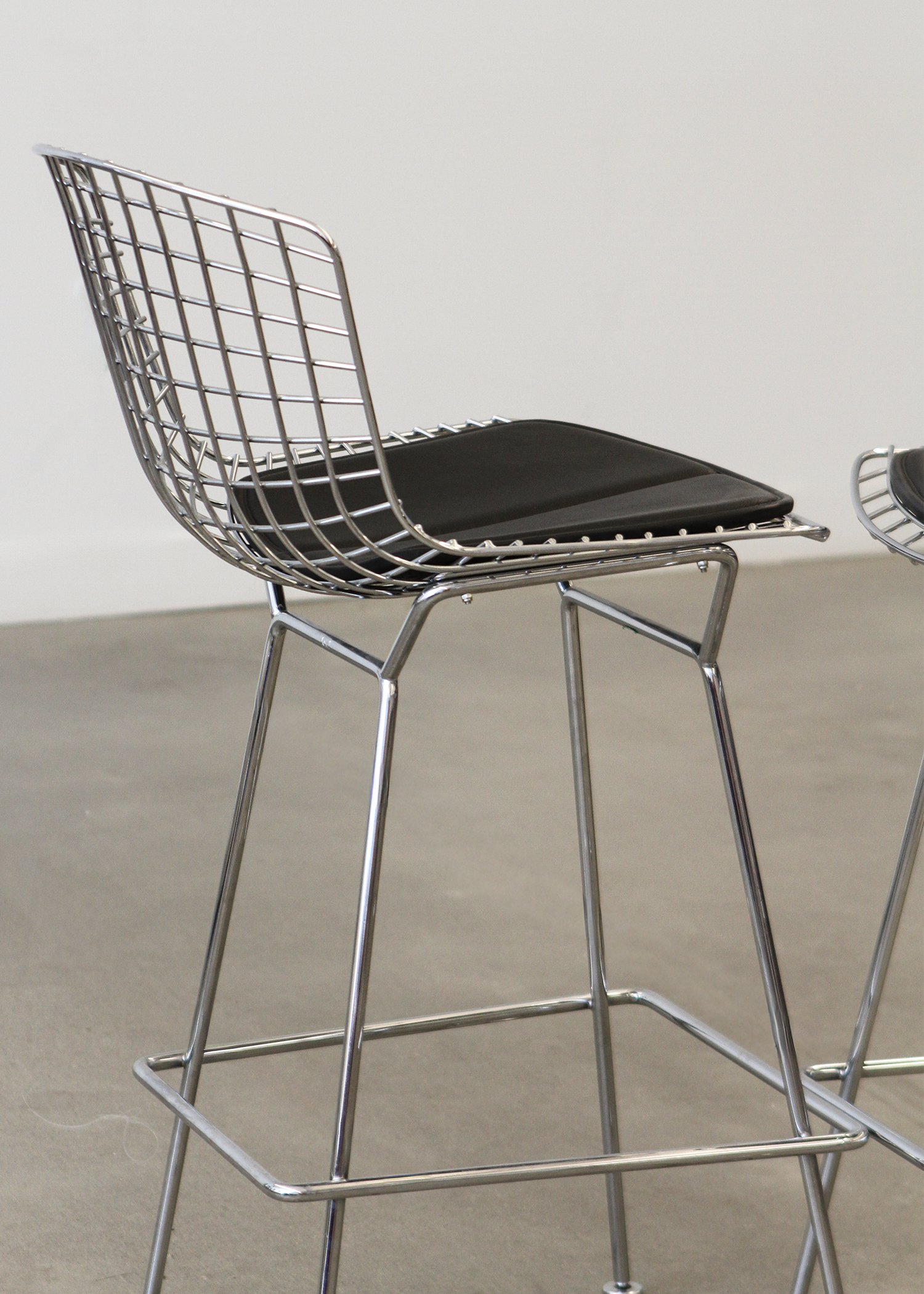 (2) Bertoia Stool, Bar Height