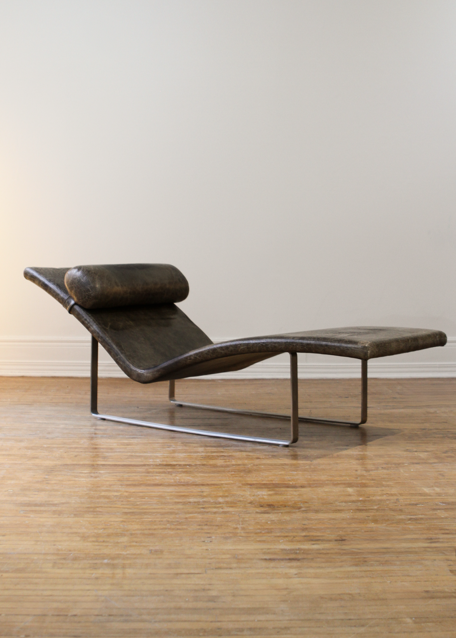 Leather Chaise Lounge