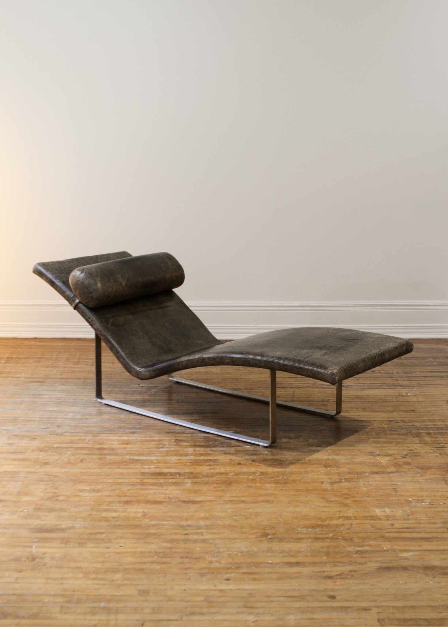 Leather Chaise Lounge