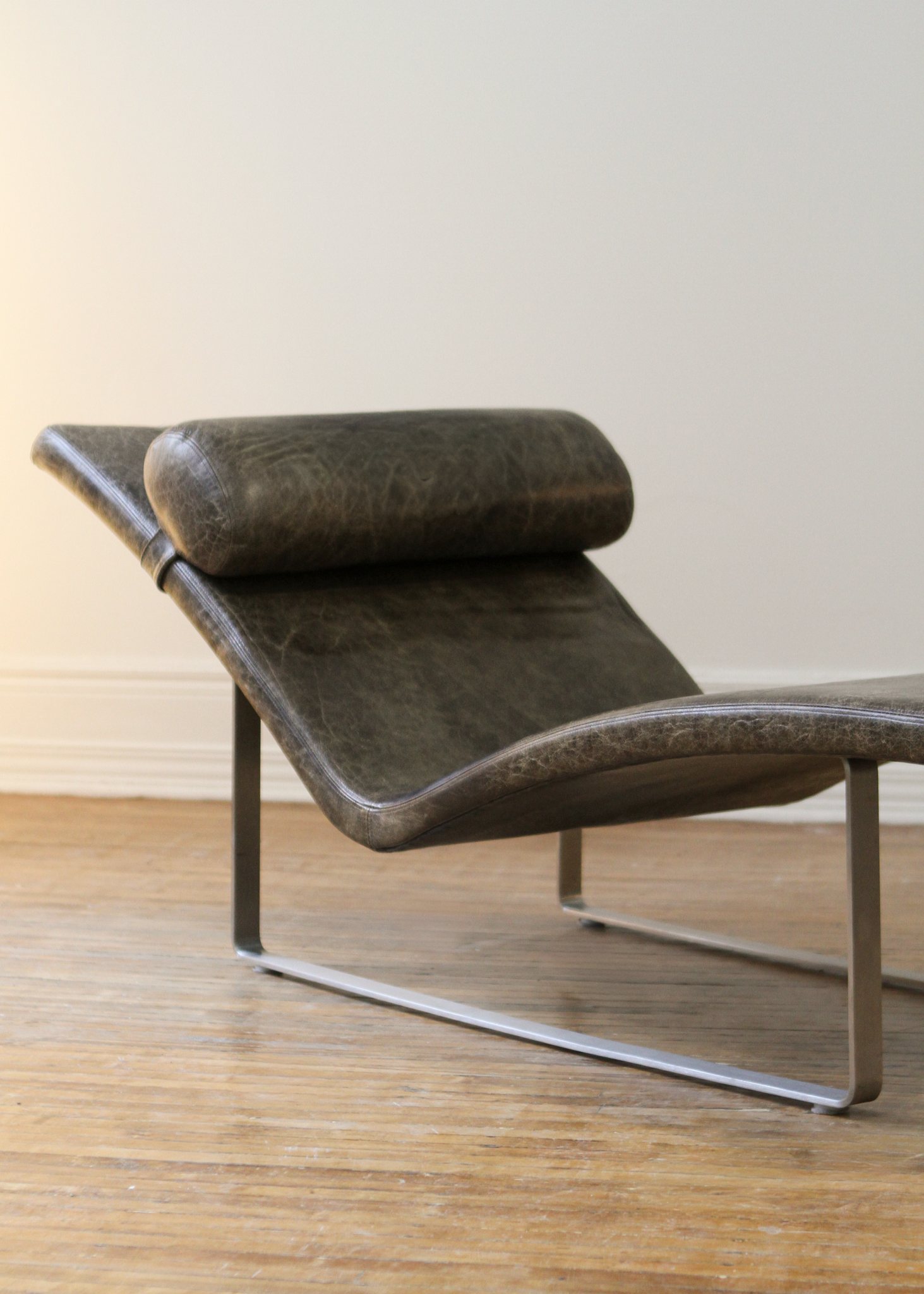 Leather Chaise Lounge