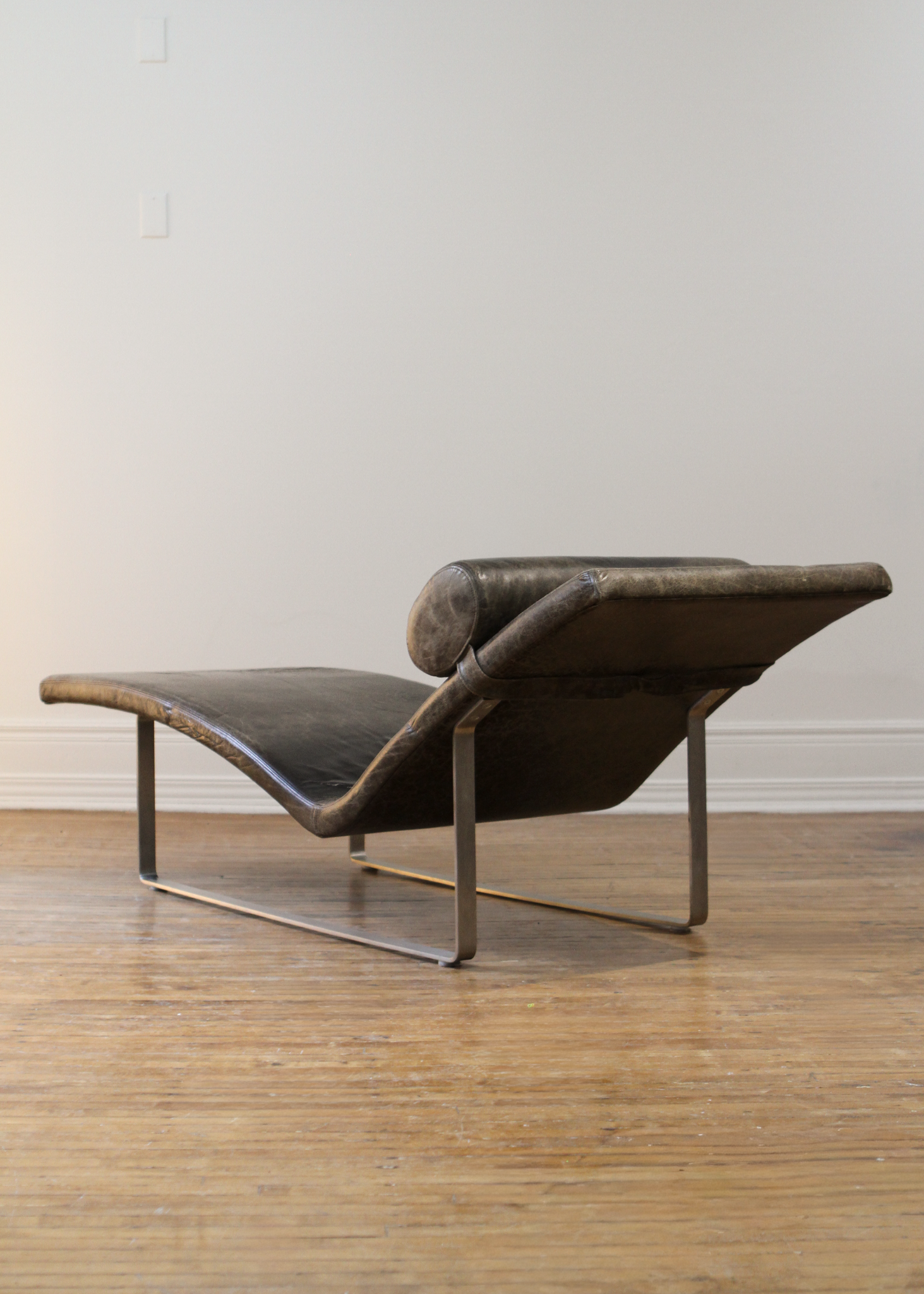 Leather Chaise Lounge