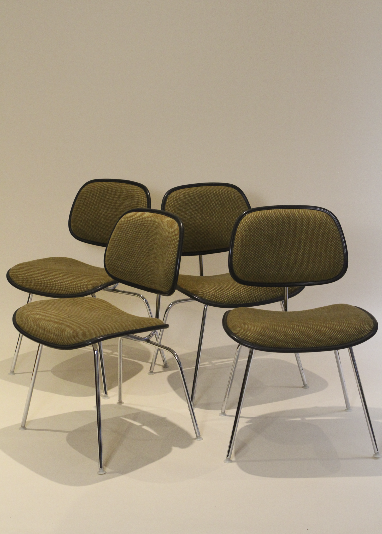 (4) EC-127 DCM Chairs
