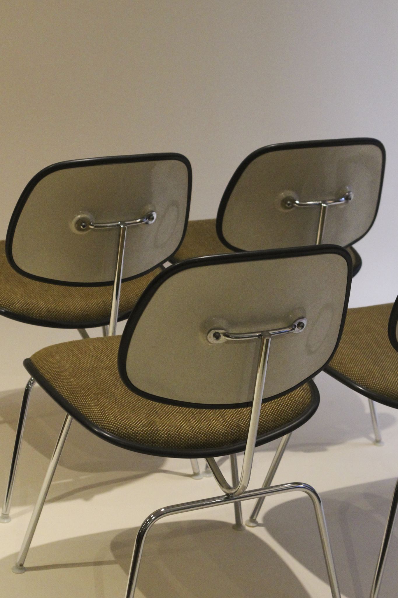 (4) EC-127 DCM Chairs