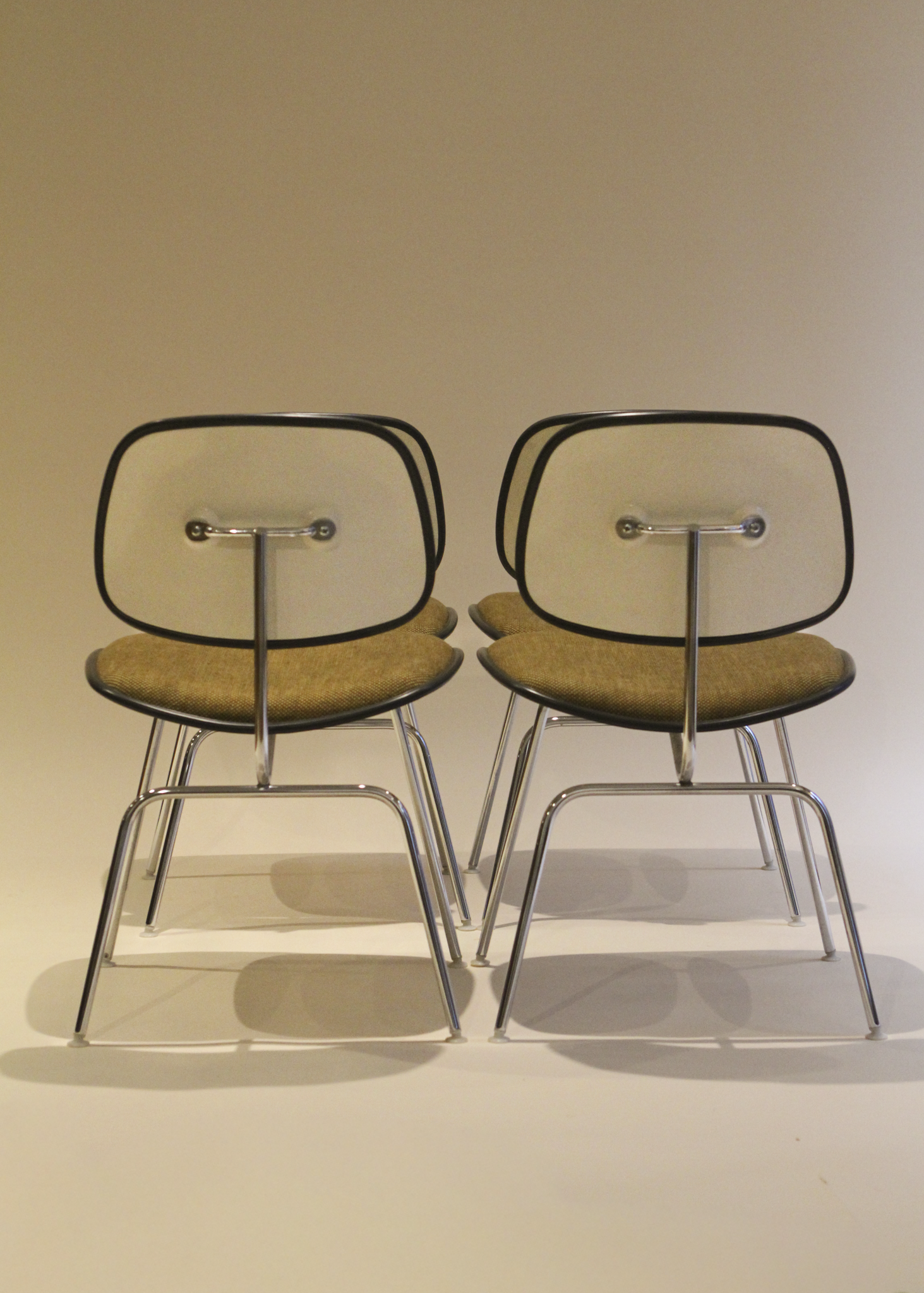(4) EC-127 DCM Chairs