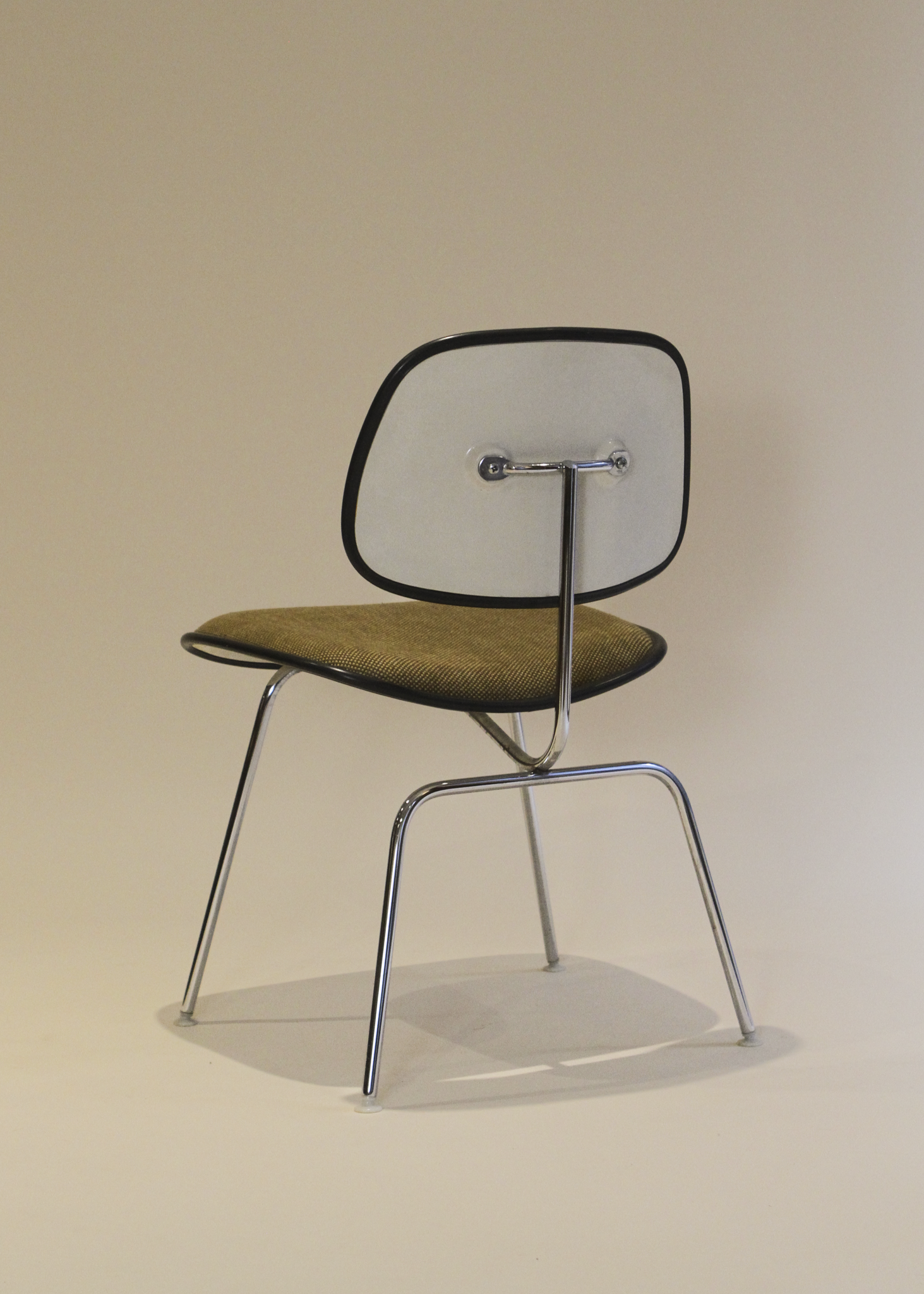 (4) EC-127 DCM Chairs