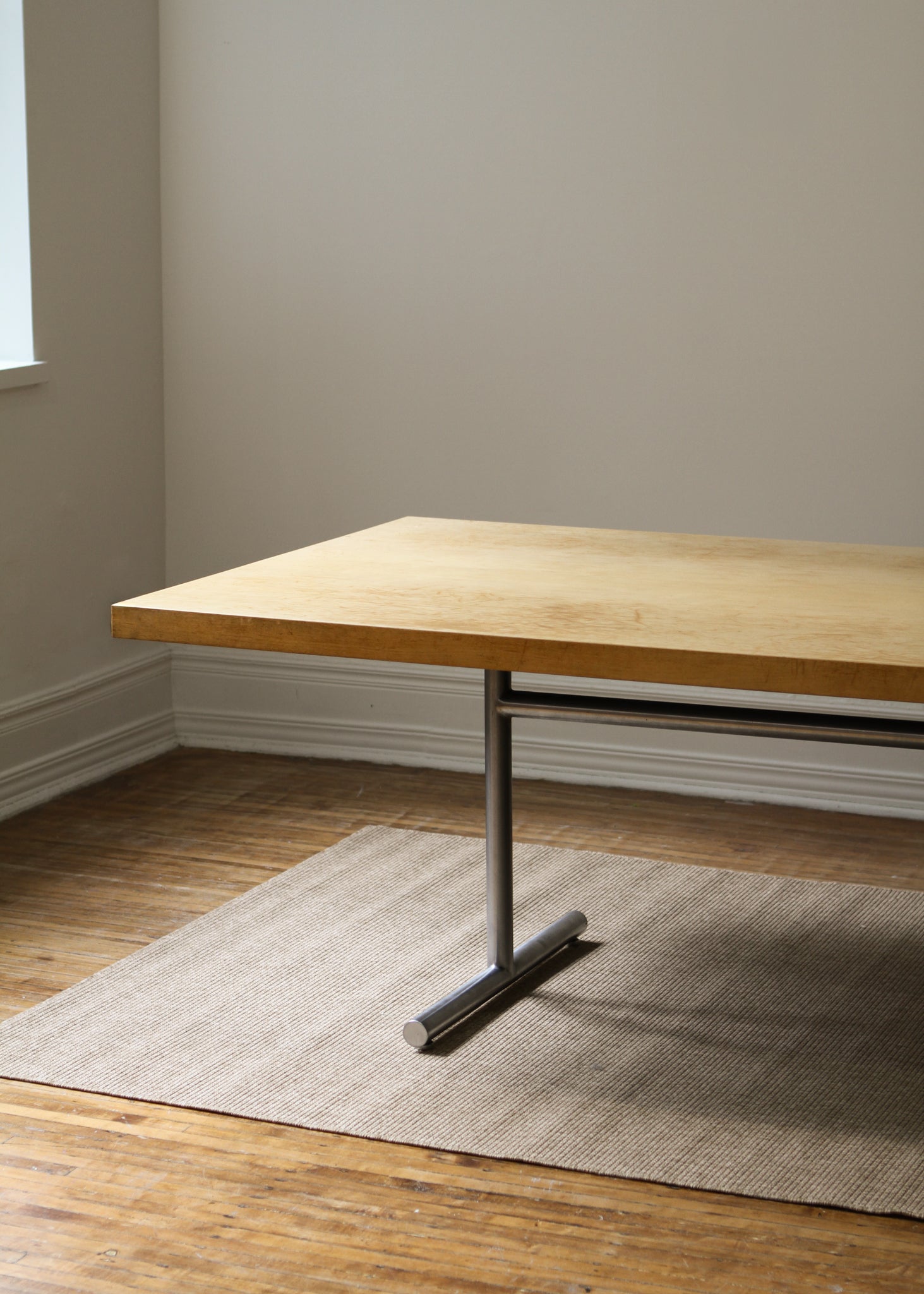 Maple Adjustable Table