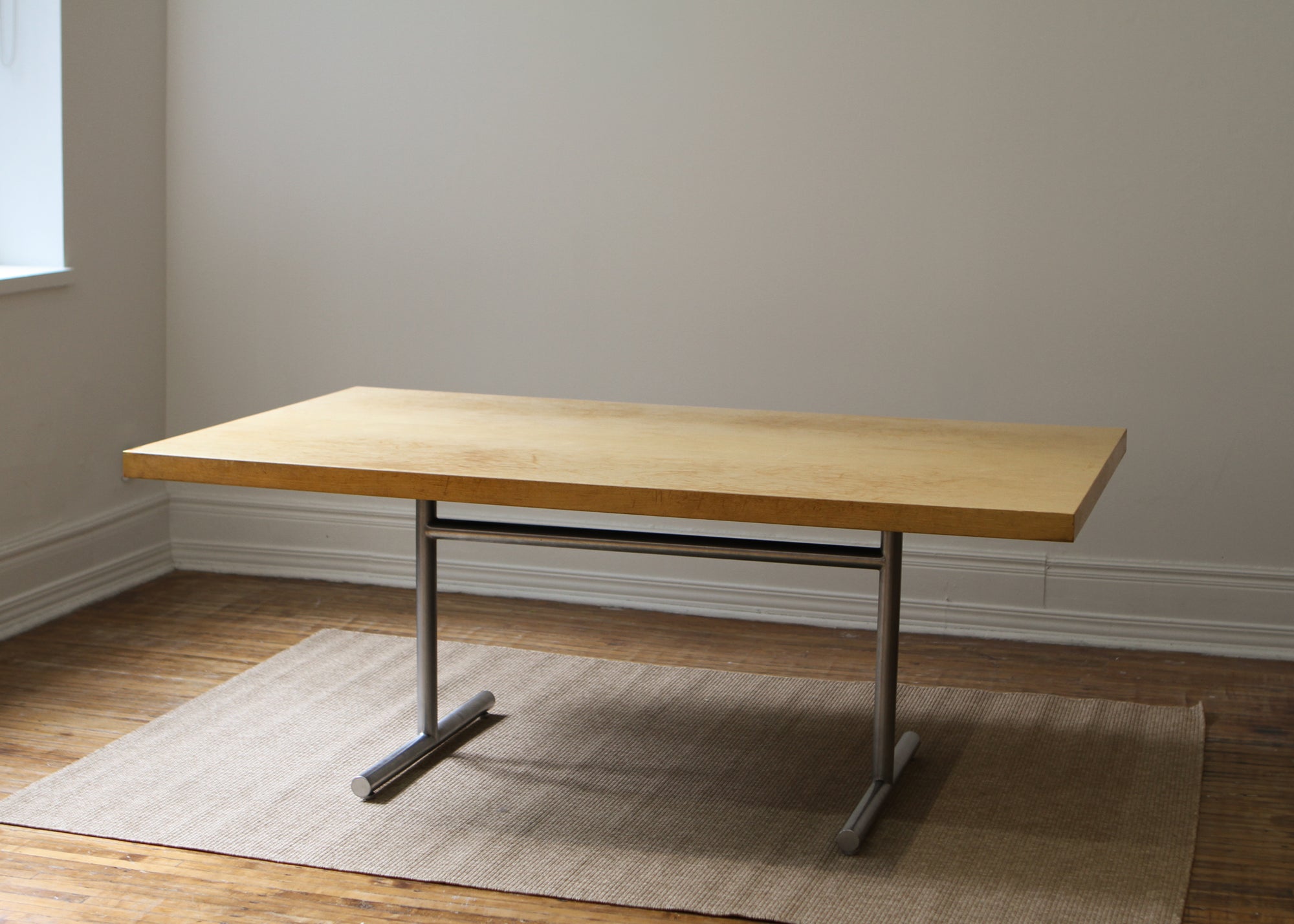 Maple Adjustable Table