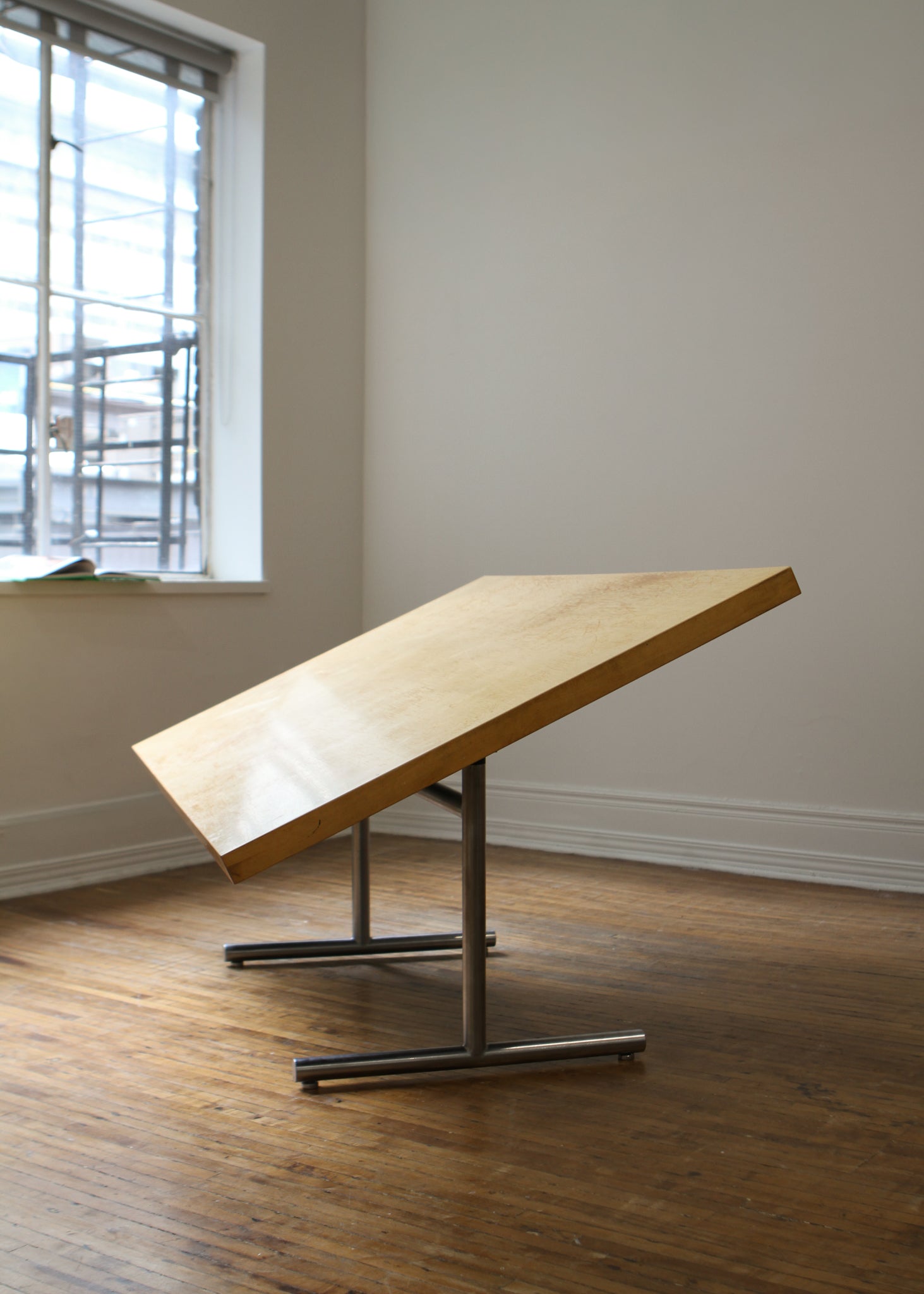Maple Adjustable Table