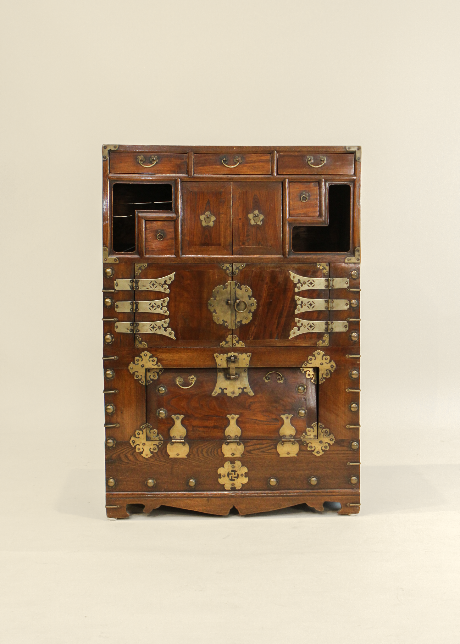 Bandaji Chest