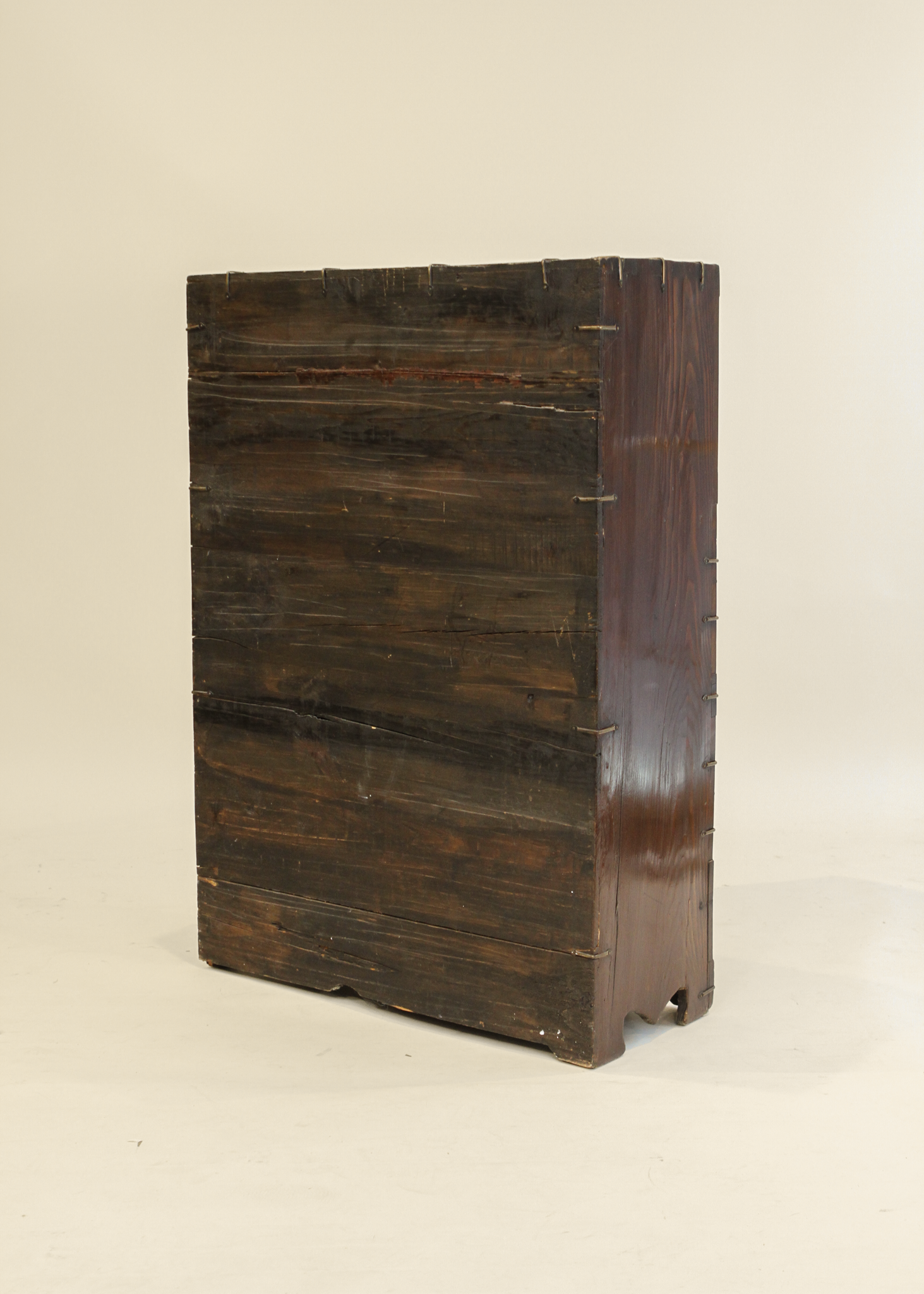 Bandaji Chest