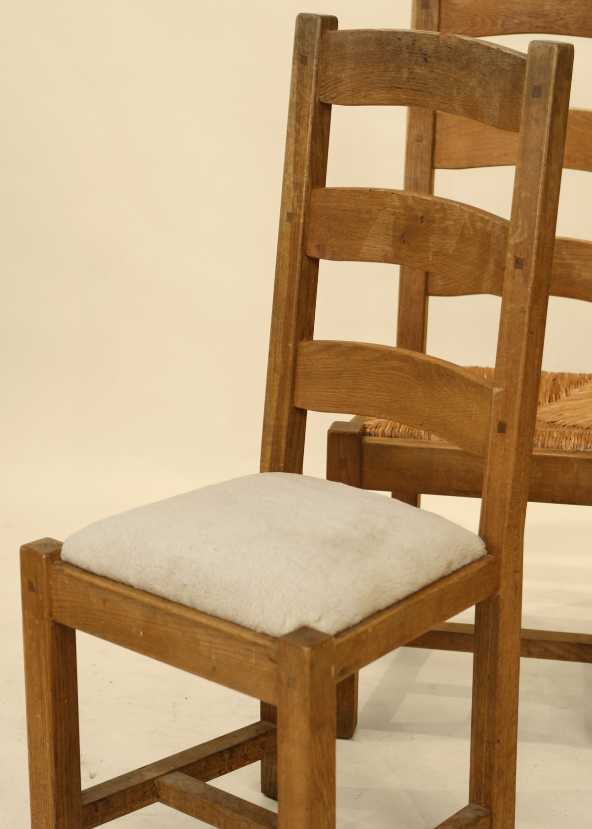 (6) Oak Ladderback dining chairs