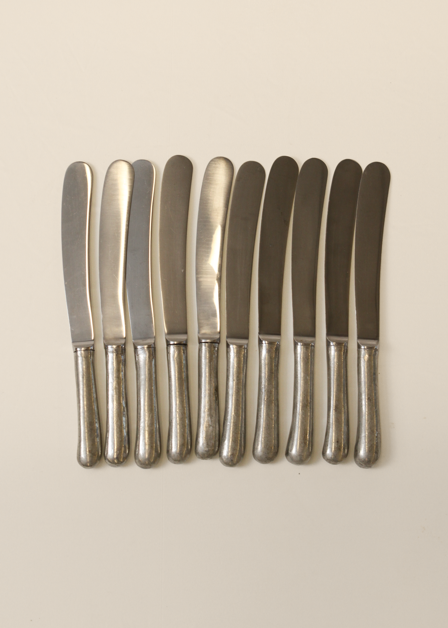 (40 Piece) Handmade Flatware set