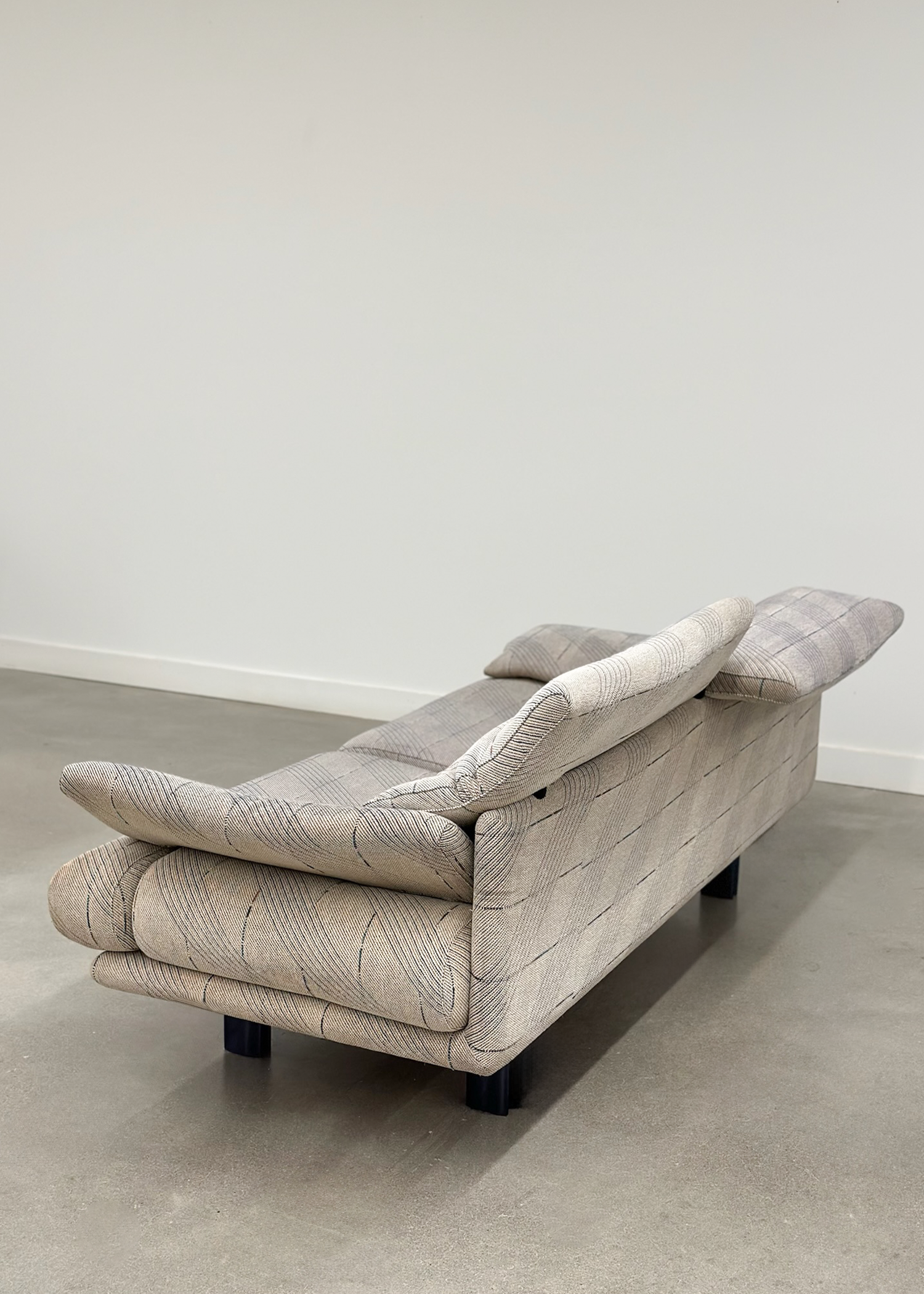 Alanda Sofa