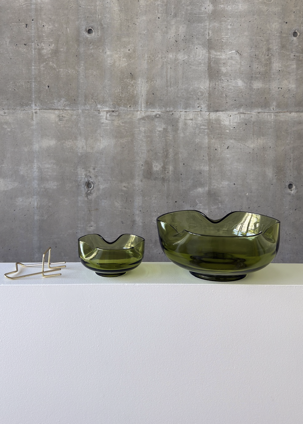 Green bowl chip and dip bowl by Anchor Hocking. Shown on In Corso Studio, a vintage furniture platform in Toronto.