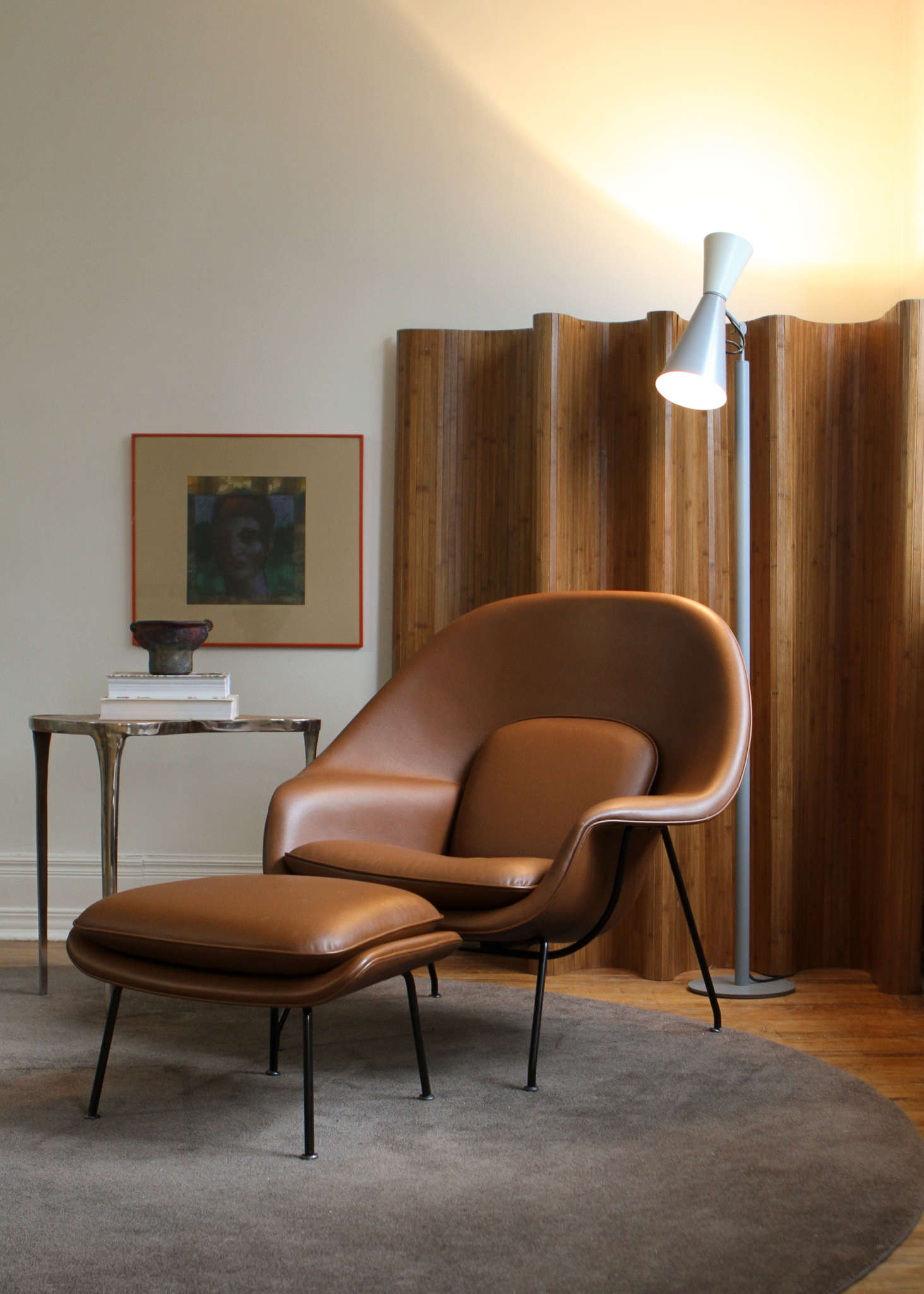 Womb Chair in Tobacco Volo leather by Eero Saarinen for Knoll. Contemporary manufacture of 1948 design. Available at incorsostudio.com, a vintage furniture platform in Toronto.