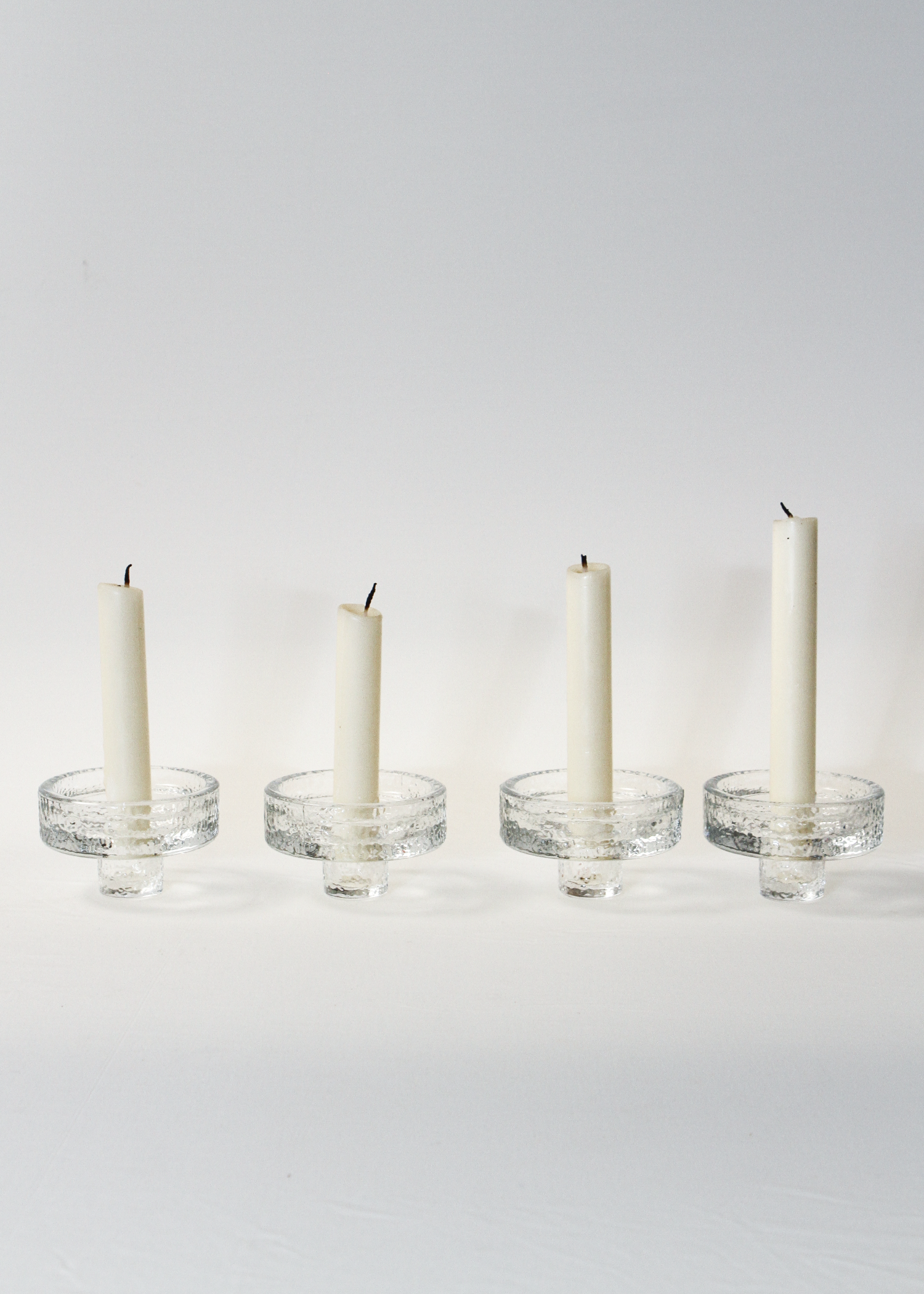 (8) Vintage Hosting Set - Silver and white